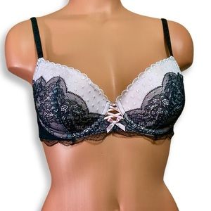 NWOT Victoria’s Secret Dream Angels Lined Demi Bra Pink Black Lace 34C